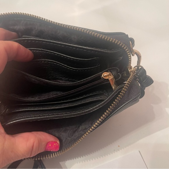 Charming Charlie Multi pocket Black and White Checkered Cross Body Bag - Picture 5 of 5